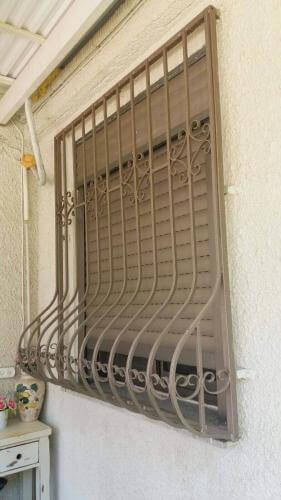 התקנת סורגים